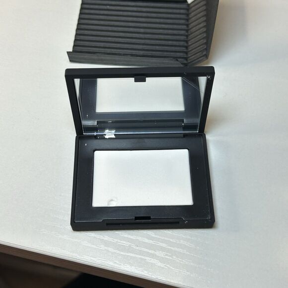 NARS Light Reflecting Setting Powder Translucent Crystal .1 oz New in Box - Picture 7 of 7